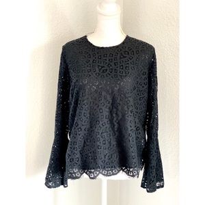 • black lace bell sleeve •